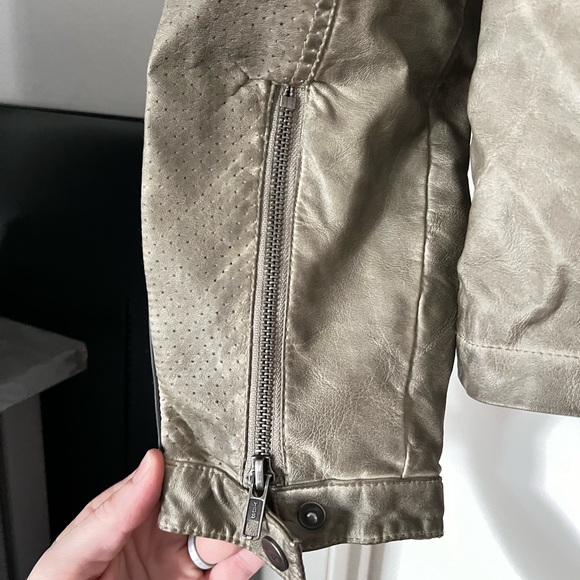 Wilson’s Leather Distressed Biker Jacket - Picture 2 of 8